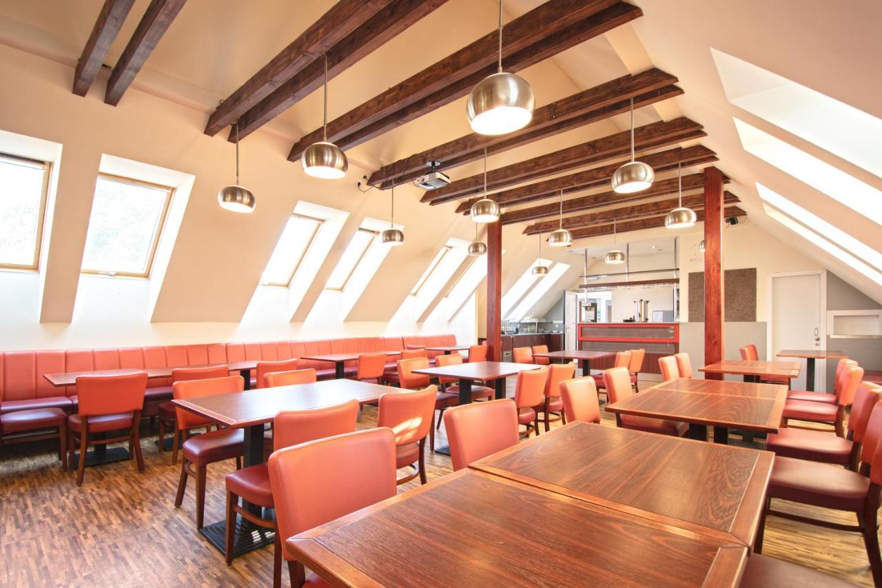 Restaurant & Penzion Avionika Kovářská Dış mekan fotoğraf