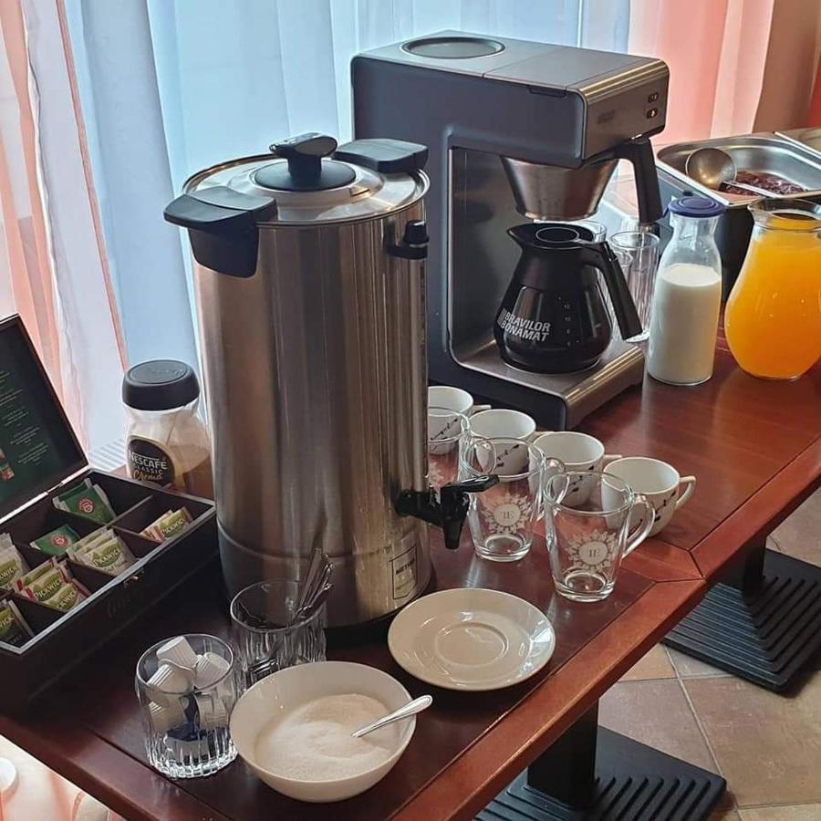 Restaurant & Penzion Avionika Kovářská Dış mekan fotoğraf